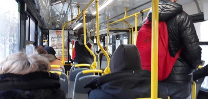 autobus-gradski-prevoz-bus-plus-karta-putnici-702x336